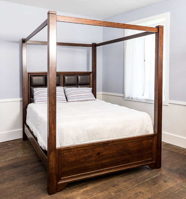 Grand River Poster Bed
